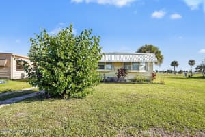 1120 Barefoot Bay Circle, Micco, FL 32976 - MLS#1065135