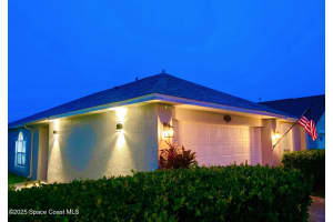 2226 Redwood Circle, Palm Bay, FL 32905 - MLS#1065250