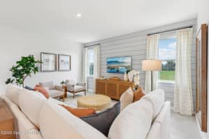 1015 Connolly Lane Ne, Palm Bay, Fl 32905 - Off Market