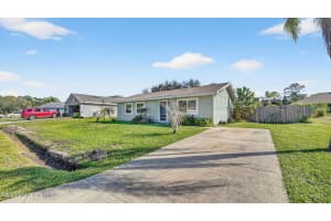 1051 Colonial Avenue, Palm Bay, FL 32909 - MLS#1066390