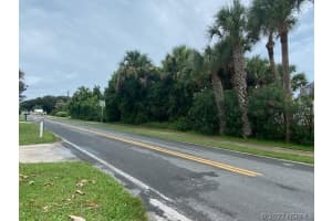 201 Saint Lucie Lane, Cocoa Beach, FL 32931 - MLS#1067227