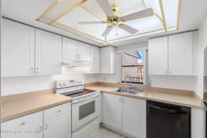 2369 Golf Lake Circle, Melbourne, FL 32935 - MLS#1067532