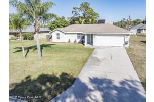 756 18th Place, Vero Beach, FL 32962 - MLS#1067833