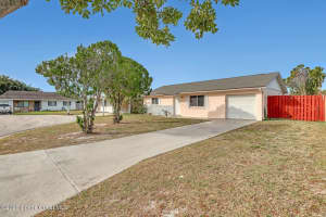 135 Suzanne Court, Merritt Island, FL 32952 - MLS#1068036