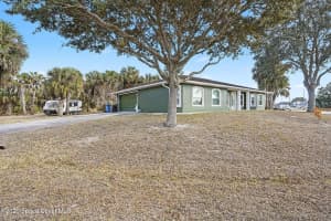 598 Gantry Street, Palm Bay, FL 32908 - MLS#1068227