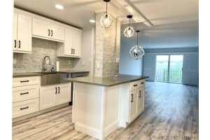 800 Poinsetta Drive, Indian Harbour Beach, FL 32937 - MLS#1068339