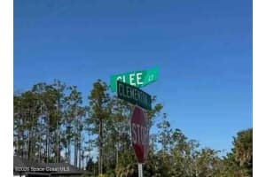 7 Clee Court, Palm Coast, Fl 32137 - Off Market