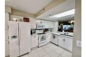 405 Hawthorne Court, Indian Harbour Beach, FL 32937 - MLS#1069092