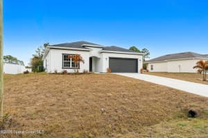 2347 Hagoplan Avenue, Palm Bay, FL 32908 - MLS#1069154