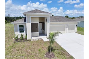 371 Halloran Street, Palm Bay, FL 32909 - MLS#1069323