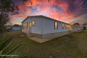 859 Tamarind Circle, Barefoot Bay, FL 32976 - MLS#1070050