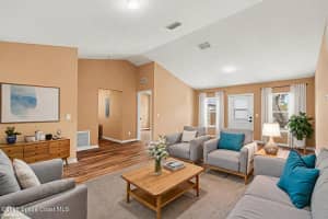 683 Old Oak Street, Melbourne, FL 32935 - MLS#1070079