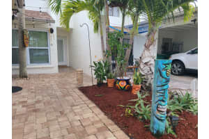 517 Summerset Court, Indian Harbour Beach, FL 32937 - MLS#1070130