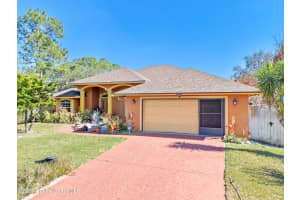 882 Palo Alto Street, Palm Bay, FL 32909 - MLS#1070308