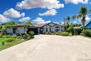 2727 Wickham Road, Melbourne, FL 32935 - MLS#1070488