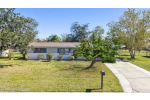 1725 Bryn Mawr Drive, Titusville, FL 32796 - MLS#1071025