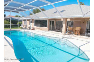 306 Lake Victoria Circle, Melbourne, FL 32940 - MLS#1071214