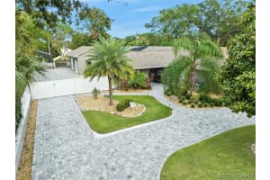 425 Via Valencia Court, Merritt Island, FL 32953 - MLS#1071768