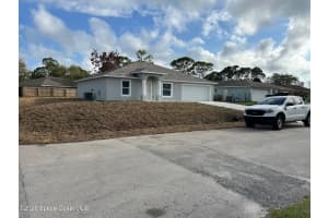 640 Roth Court, Palm Bay, FL 32909 - MLS#1071977