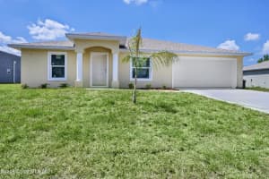 640 Roth Court, Palm Bay, FL 32909 - MLS#1071977