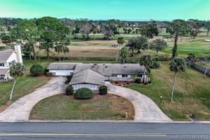 1020 Laurel Court, Palm Bay, FL 32907 - MLS#1072168