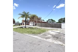 2601 Lakehurst Avenue, Palm Bay, FL 32908 - MLS#1072651