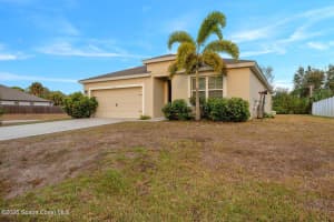 419 Fillmore Avenue, Palm Bay, FL 32907 - MLS#1072981