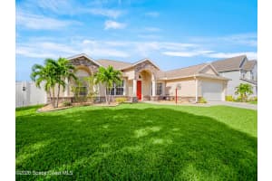 581 Ganley Street, Palm Bay, FL 32908 - MLS#1073104