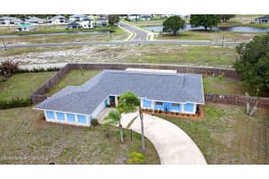 956 Waialae Circle, Palm Bay, FL 32905 - MLS#1073155