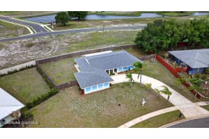 956 Waialae Circle, Palm Bay, FL 32905 - MLS#1073155