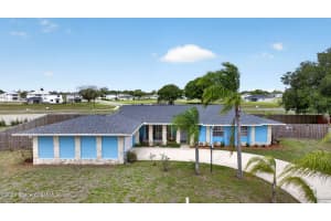 956 Waialae Circle, Palm Bay, FL 32905 - MLS#1073155