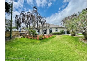 101 Majestic Bay Avenue, Cape Canaveral, FL 32920 - MLS#1073213