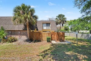 3915 Vista Oaks Circle, Palm Bay, FL 32905 - MLS#1073301