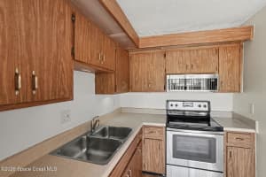 3915 Vista Oaks Circle, Palm Bay, FL 32905 - MLS#1073301