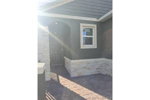 960 Bacon Circle, Palm Bay, FL 32905 - MLS#1073539