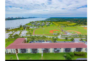 112 Osprey Court, Melbourne, FL 32940 - MLS#1073559