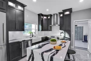 916 Old Country SE, Palm Bay, FL 32909 - MLS#1073627