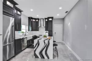 916 Old Country SE, Palm Bay, FL 32909 - MLS#1073627