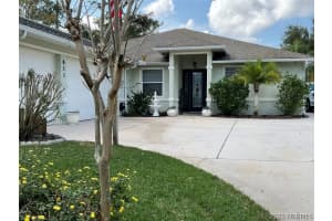 420 Di Lido Street, Palm Bay, FL 32907 - MLS#1073672