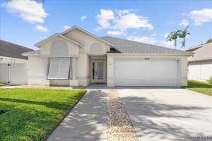 218 Bubbling Lane, Palm Bay, FL 32907 - MLS#1073698