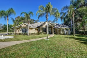 1352 Barefoot Circle, Barefoot Bay, FL 32976 - MLS#1073748