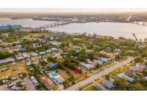 5215 Pina Vista Drive, Melbourne, FL 32934 - MLS#1073769