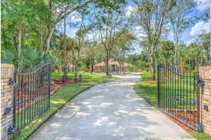 990 Sparkman Street, Melbourne, FL 32935 - MLS#1073858