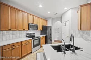 354 Abernathy Circle, Palm Bay, FL 32909 - MLS#1073941