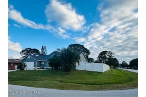 1098 Falconer Street, Palm Bay, FL 32907 - MLS#1073952