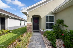 1061 Canfield Circle, Palm Bay, FL 32909 - MLS#1073962