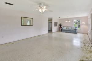 680 Londonderry Circle, Palm Bay, FL 32909 - MLS#1074887