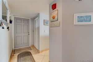 3820 Oak Avenue, Miami, FL 33131 - MLS#1075500