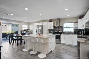 230 Ridgemont Circle, Palm Bay, FL 32909 - MLS#1075562