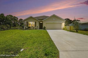 1563 Leeward Avenue, Palm Bay, FL 32909 - MLS#1075599